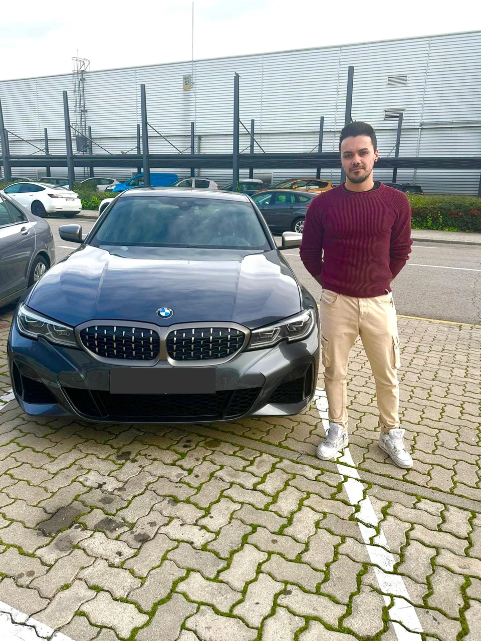 Cliente con su BMW Serie 3 importado de Alemania